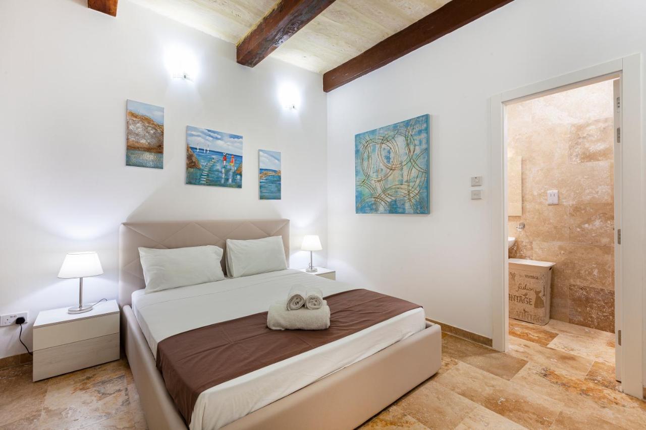 Designer Home With Comfy Sofa In Central Valletta By 360 Estates Bagian luar foto