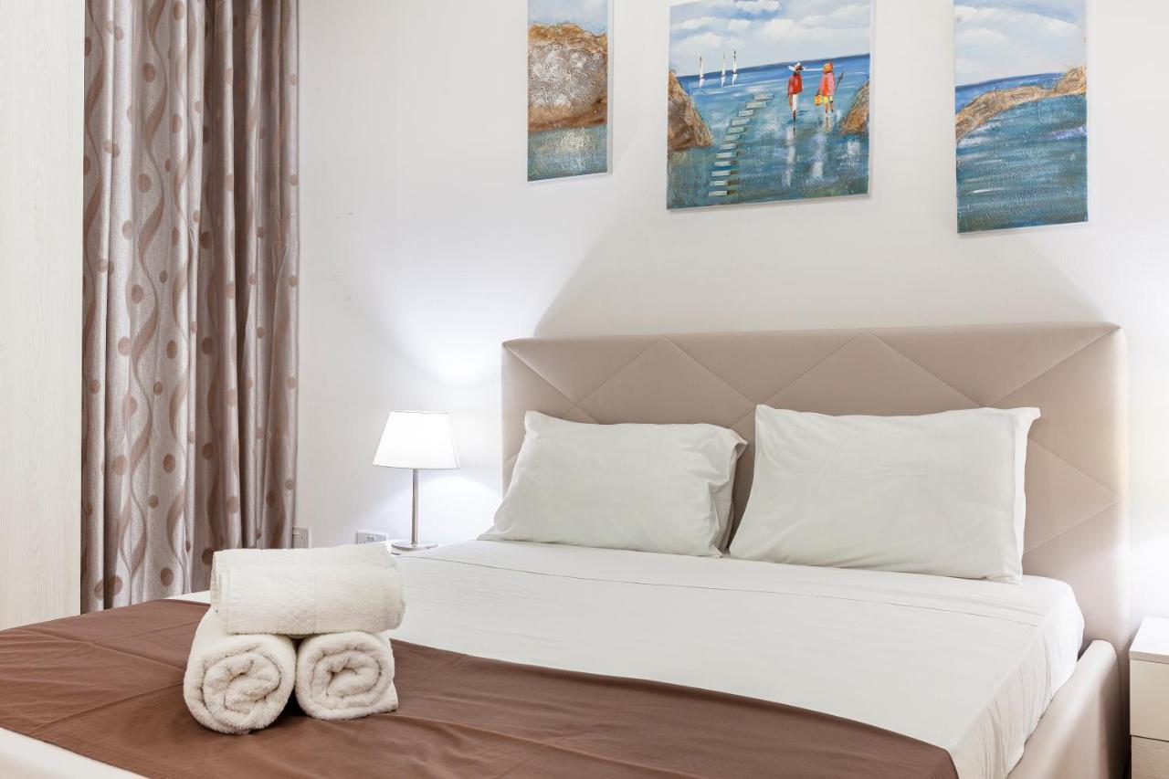Designer Home With Comfy Sofa In Central Valletta By 360 Estates Bagian luar foto
