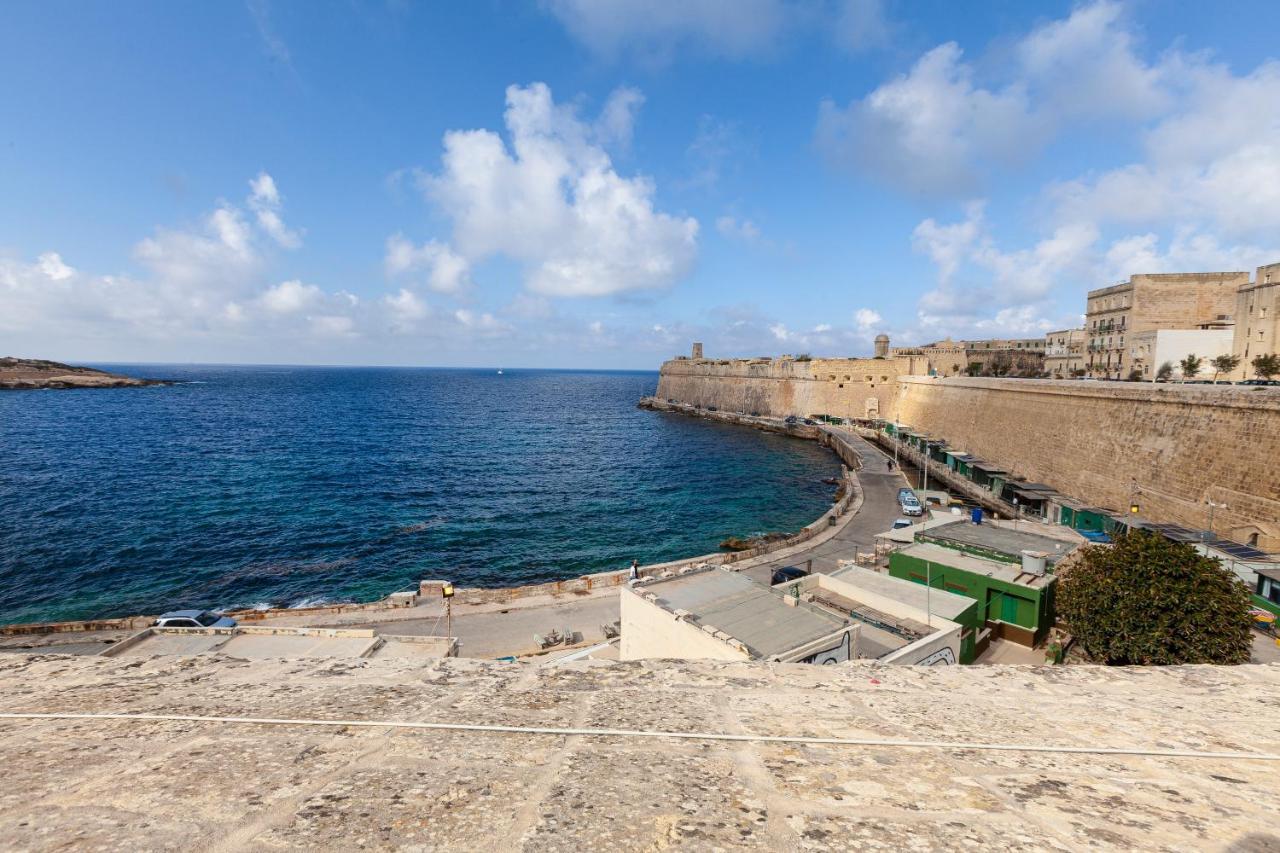 Designer Home With Comfy Sofa In Central Valletta By 360 Estates Bagian luar foto